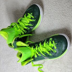 Nike Hyperdunk boys or mens green sneakers. Size 7